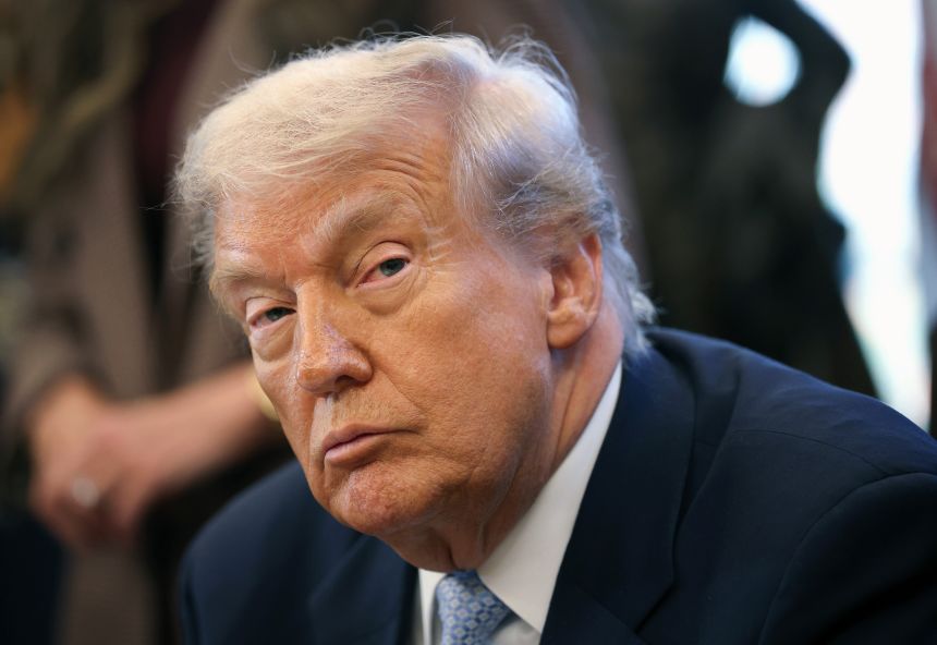 唐納德·川普總統在橢圓形辦公室舉行的2026年國際足總世界盃白宮工作小組會議上發表演說。